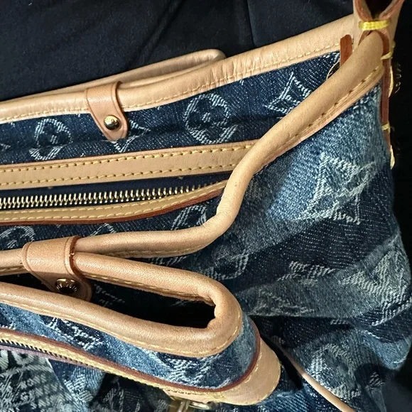 LOUIS VUITTON Limited Edition Blue Denim Monogram Porte Epaule Raye MM Bag - Picture 9 of 16